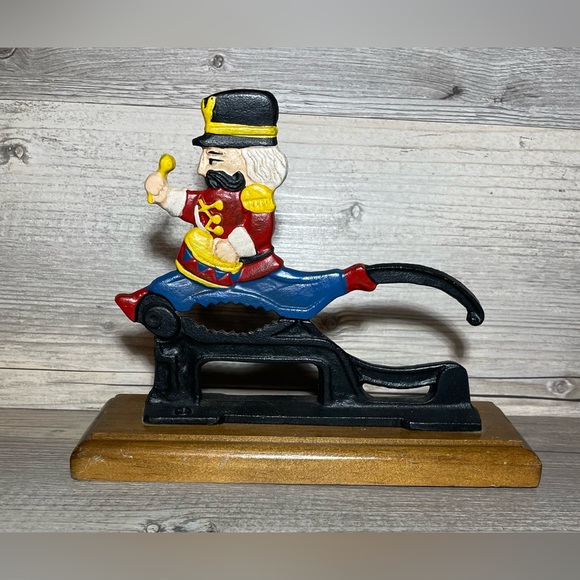 Vintage ~ Nutcracker Drummer Boy Cast Iron Hand painted on mounted wood base - Picture 1 of 7